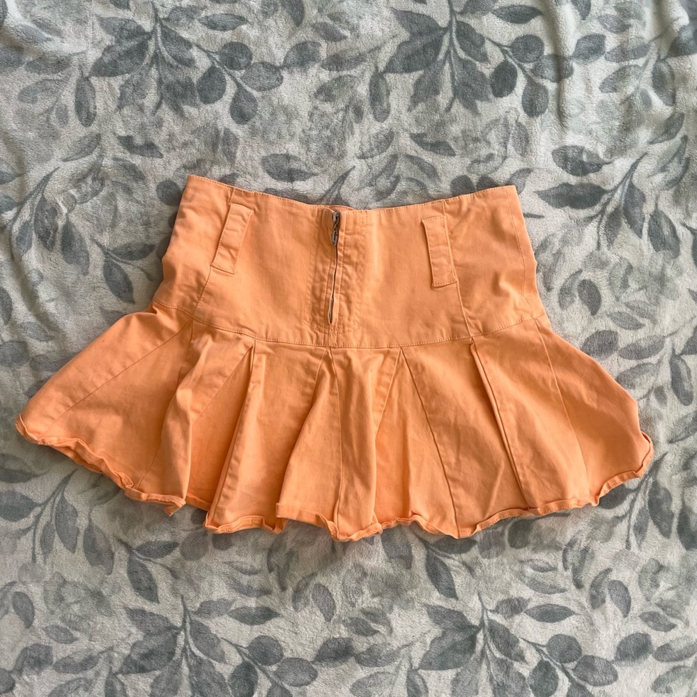 Vintage 2000s Guess Pleated Mini Skirt